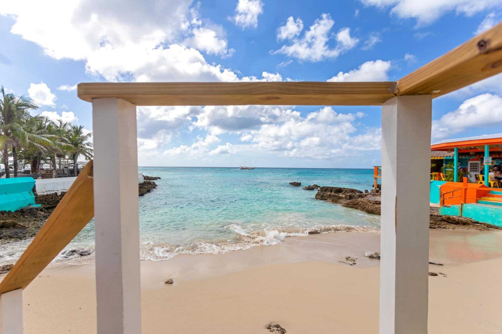 Maho Beach House - Grand Studio - Oceanview Suite المظهر الخارجي الصورة
